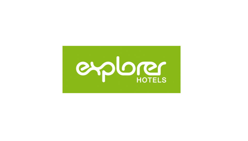 Grünes Logo der Explorer Hotels mit weißem Schriftzug auf weißem Hintergrund.